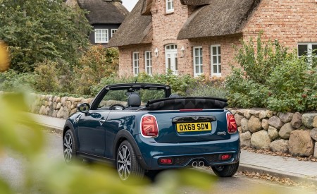2021 MINI Convertible Sidewalk Edition Rear Three-Quarter Wallpapers 450x275 (9)