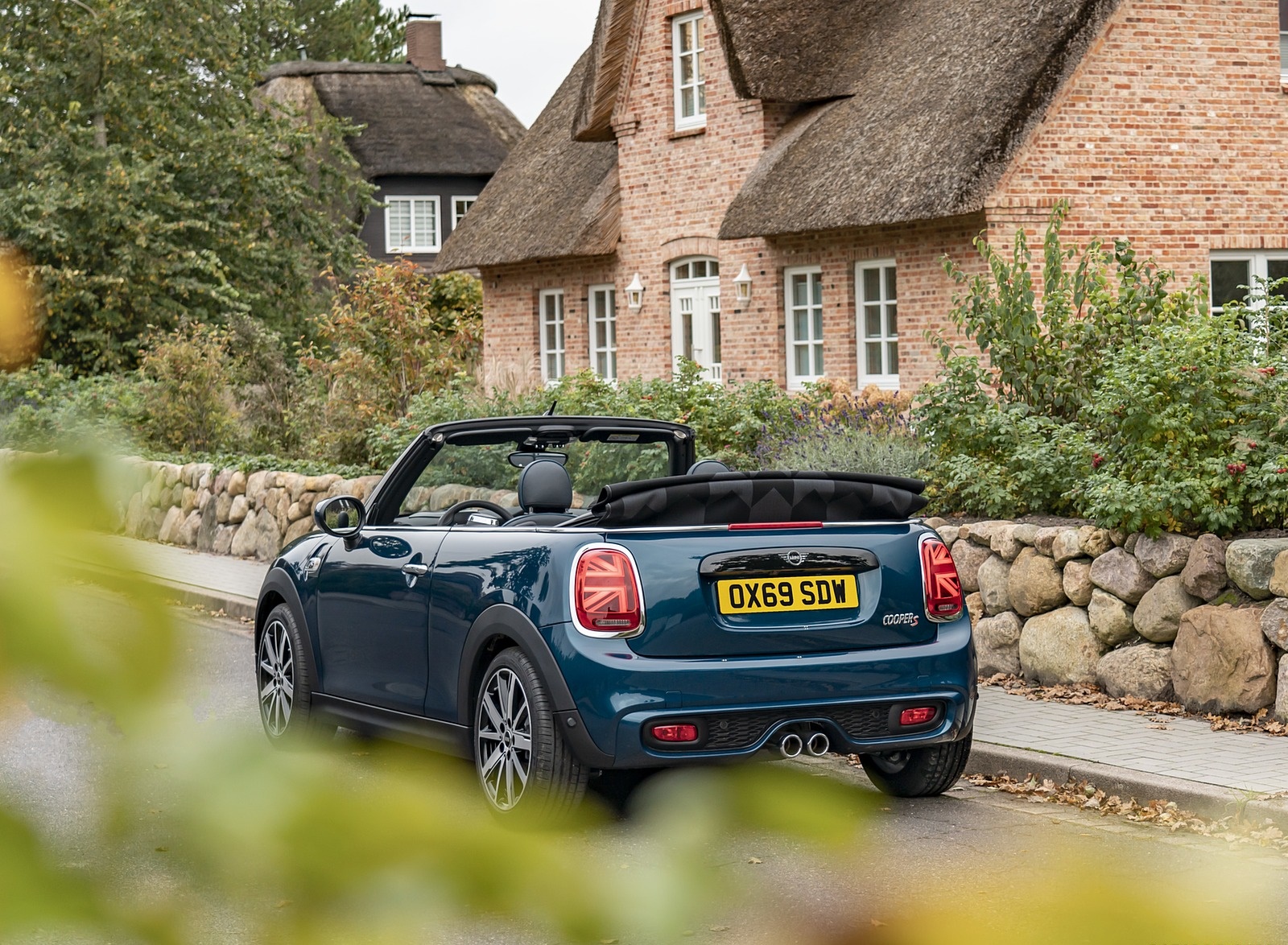 2021 MINI Convertible Sidewalk Edition Rear Three-Quarter Wallpapers (9)