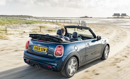 2021 MINI Convertible Sidewalk Edition Rear Three-Quarter Wallpapers 450x275 (5)