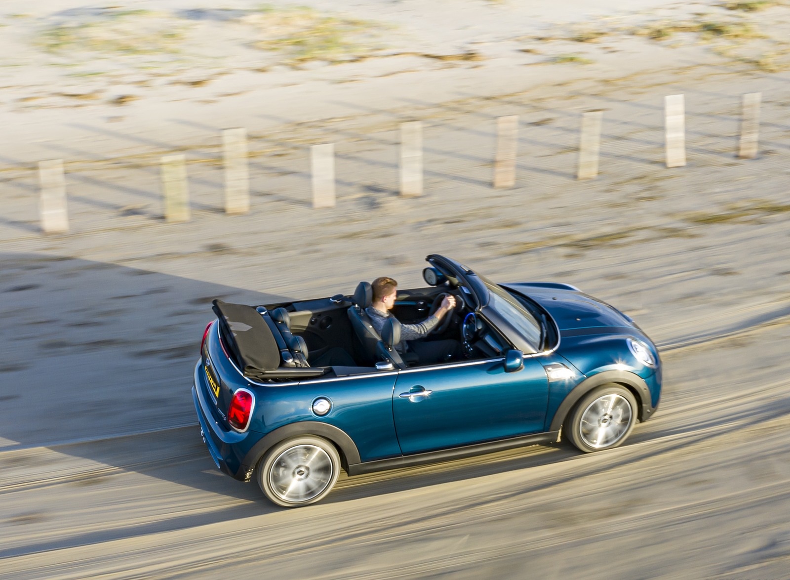 2021 MINI Convertible Sidewalk Edition Top Wallpapers (12)