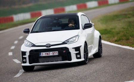 2021 Toyota GR Yaris Front Three-Quarter Wallpapers 450x275 (103)