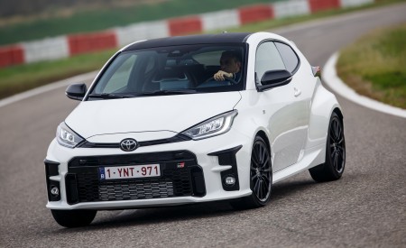 2021 Toyota GR Yaris Front Three-Quarter Wallpapers 450x275 (104)