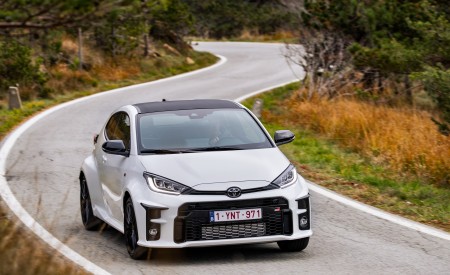 2021 Toyota GR Yaris Front Three-Quarter Wallpapers 450x275 (64)