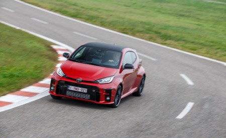 2021 Toyota GR Yaris Front Three-Quarter Wallpapers 450x275 (82)