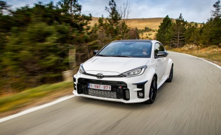 2021 Toyota GR Yaris Front Three-Quarter Wallpapers 450x275 (51)