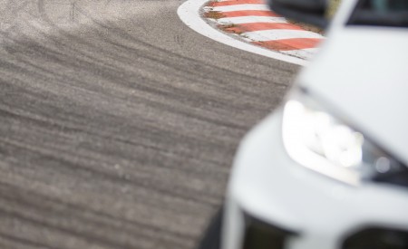 2021 Toyota GR Yaris Front Three-Quarter Wallpapers 450x275 (137)