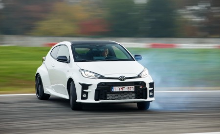 2021 Toyota GR Yaris Front Three-Quarter Wallpapers 450x275 (117)