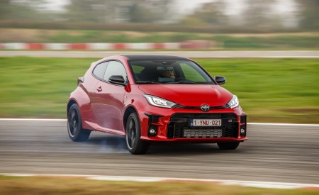 2021 Toyota GR Yaris Front Three-Quarter Wallpapers 450x275 (93)