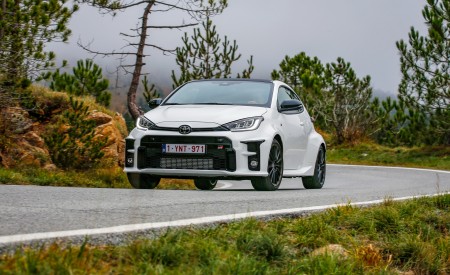 2021 Toyota GR Yaris Front Three-Quarter Wallpapers 450x275 (53)