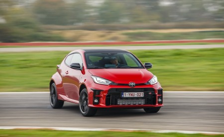 2021 Toyota GR Yaris Front Three-Quarter Wallpapers 450x275 (97)