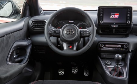 2021 Toyota GR Yaris Interior Cockpit Wallpapers 450x275 (176)