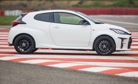 2021 Toyota GR Yaris Side Wallpapers 450x275 (135)