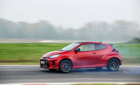 2021 Toyota GR Yaris Side Wallpapers 450x275 (100)