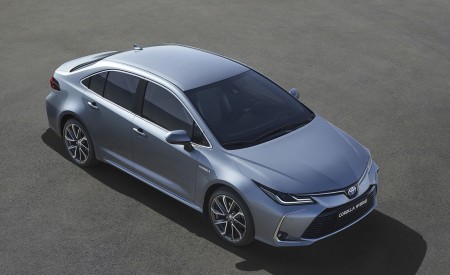 2019 Toyota Corolla Sedan (EU-Spec) Front Three-Quarter Wallpapers 450x275 (38)