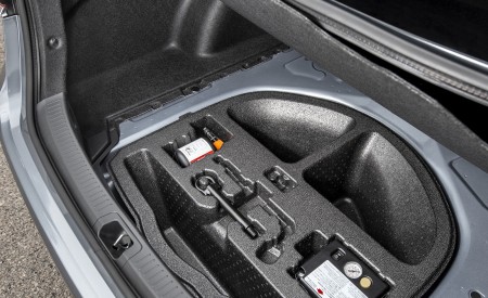 2019 Toyota Corolla Sedan Hybrid 1.8L Grey (EU-Spec) Trunk Wallpapers 450x275 (37)