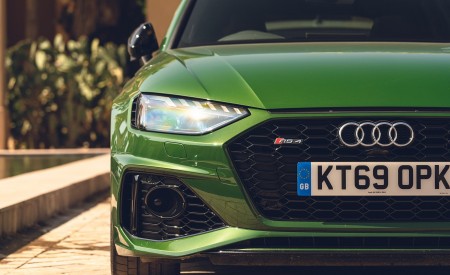 2020 Audi RS 4 Avant Grill Wallpapers 450x275 (113)