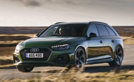 2020 Audi RS 4 Avant (UK-Spec) Front Three-Quarter Wallpapers 450x275 (84)