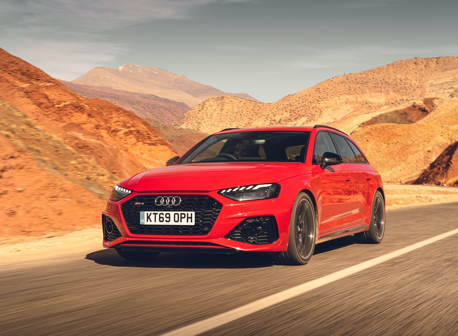 2020 Audi RS 4 Avant (UK-Spec) Front Three-Quarter Wallpapers (1)