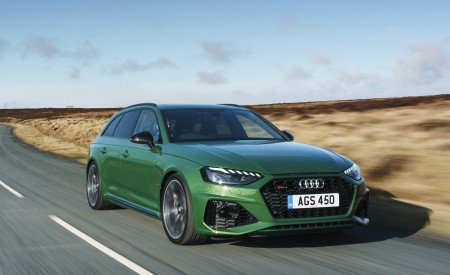 2020 Audi RS 4 Avant (UK-Spec) Front Three-Quarter Wallpapers 450x275 (74)