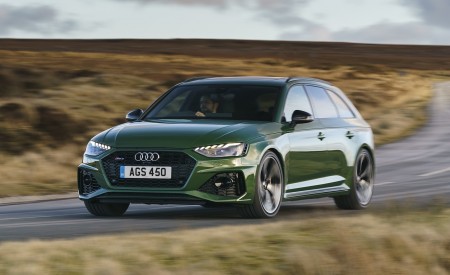 2020 Audi RS 4 Avant (UK-Spec) Front Three-Quarter Wallpapers 450x275 (86)