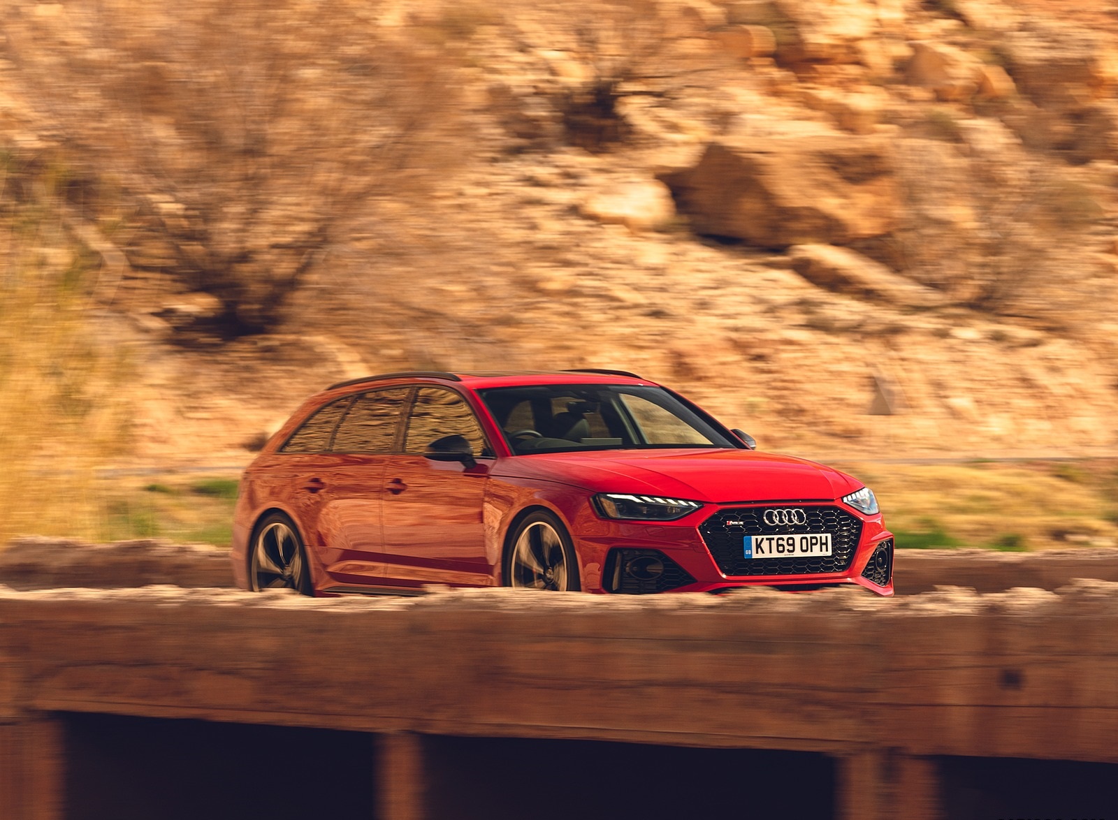 2020 Audi RS 4 Avant (UK-Spec) Front Three-Quarter Wallpapers (4)