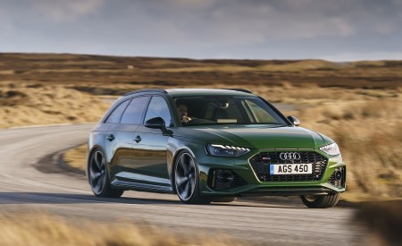 2020 Audi RS 4 Avant (UK-Spec) Front Three-Quarter Wallpapers 450x275 (96)