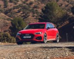 2020 Audi RS 4 Avant (UK-Spec) Front Three-Quarter Wallpapers 150x120 (32)