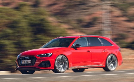 2020 Audi RS 4 Avant (UK-Spec) Front Three-Quarter Wallpapers 450x275 (17)