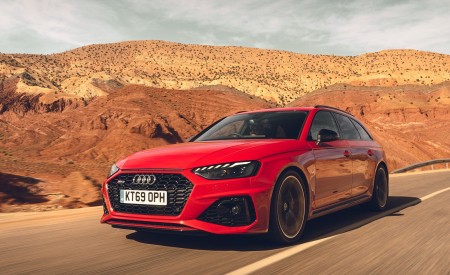 2020 Audi RS 4 Avant (UK-Spec) Front Three-Quarter Wallpapers 450x275 (6)