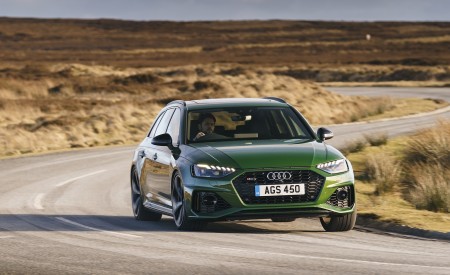 2020 Audi RS 4 Avant (UK-Spec) Front Wallpapers 450x275 (98)