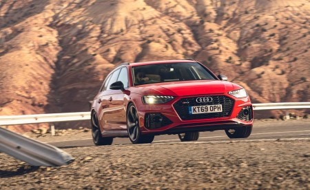 2020 Audi RS 4 Avant (UK-Spec) Front Wallpapers 450x275 (48)