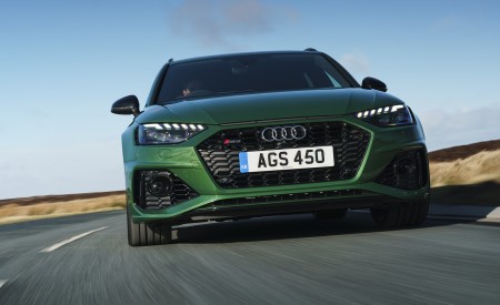 2020 Audi RS 4 Avant (UK-Spec) Front Wallpapers 450x275 (72)