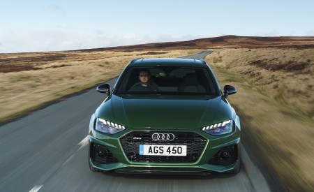 2020 Audi RS 4 Avant (UK-Spec) Front Wallpapers 450x275 (78)