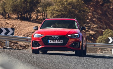 2020 Audi RS 4 Avant (UK-Spec) Front Wallpapers 450x275 (27)