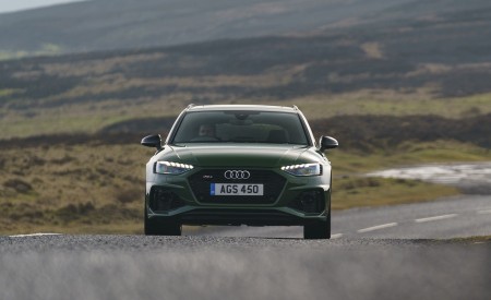 2020 Audi RS 4 Avant (UK-Spec) Front Wallpapers 450x275 (99)