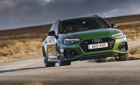 2020 Audi RS 4 Avant (UK-Spec) Front Wallpapers 450x275 (79)