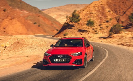 2020 Audi RS 4 Avant (UK-Spec) Front Wallpapers 450x275 (7)
