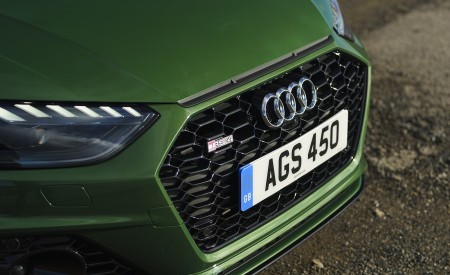 2020 Audi RS 4 Avant (UK-Spec) Grill Wallpapers 450x275 (122)