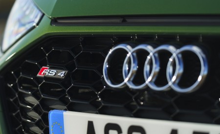 2020 Audi RS 4 Avant (UK-Spec) Grill Wallpapers 450x275 (120)