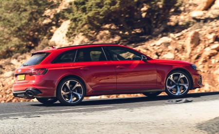 2020 Audi RS 4 Avant (UK-Spec) Rear Three-Quarter Wallpapers 450x275 (36)