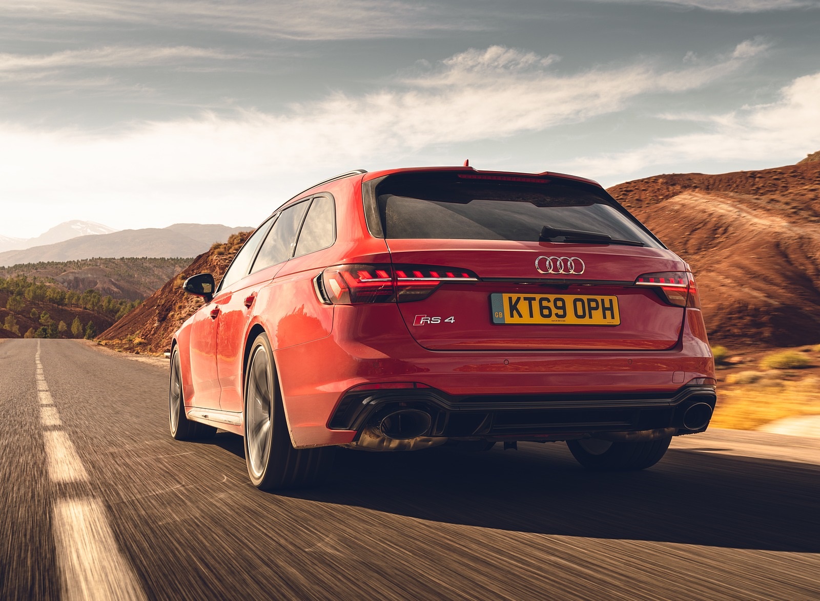 2020 Audi RS 4 Avant (UK-Spec) Rear Three-Quarter Wallpapers (8)
