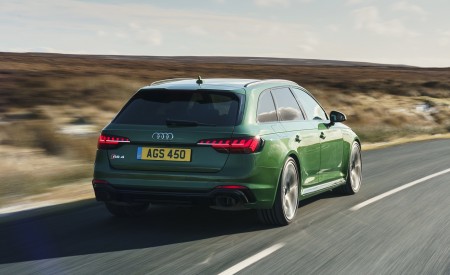 2020 Audi RS 4 Avant (UK-Spec) Rear Three-Quarter Wallpapers 450x275 (80)