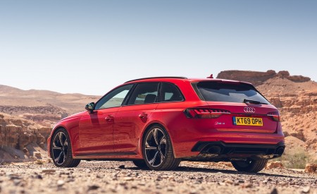 2020 Audi RS 4 Avant (UK-Spec) Rear Three-Quarter Wallpapers 450x275 (59)