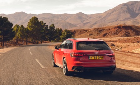 2020 Audi RS 4 Avant (UK-Spec) Rear Wallpapers 450x275 (11)