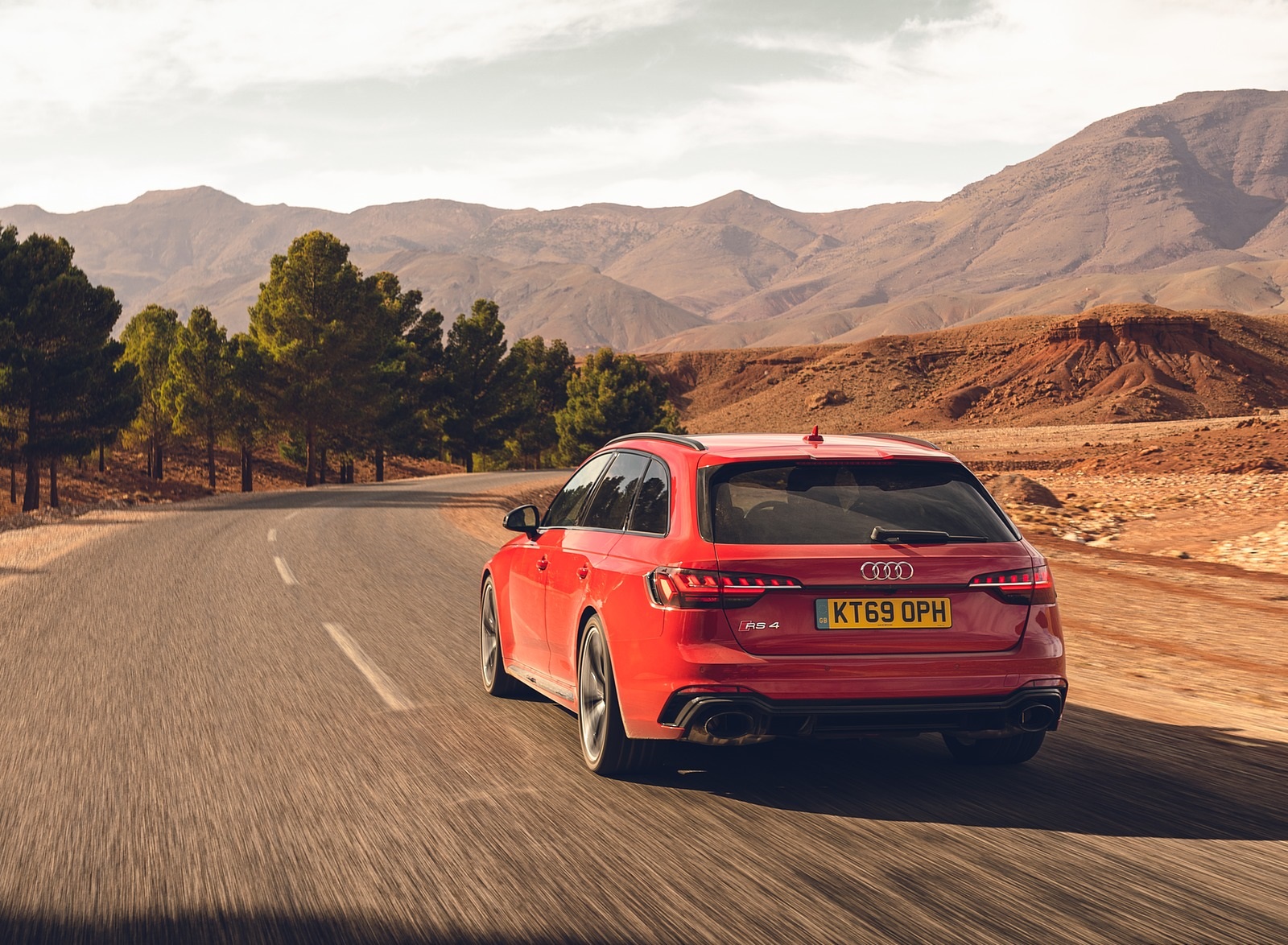 2020 Audi RS 4 Avant (UK-Spec) Rear Wallpapers (11)