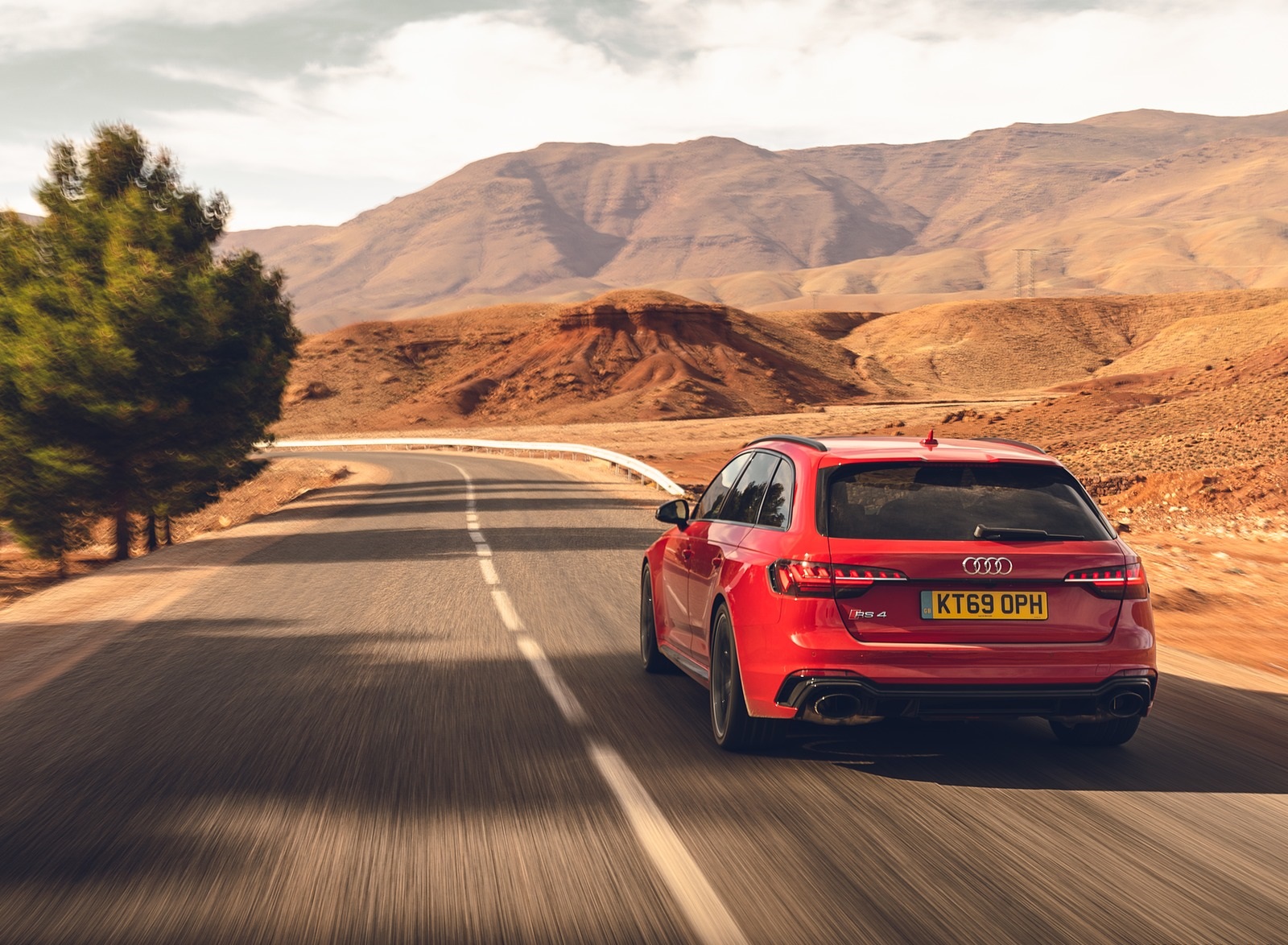 2020 Audi RS 4 Avant (UK-Spec) Rear Wallpapers (12)