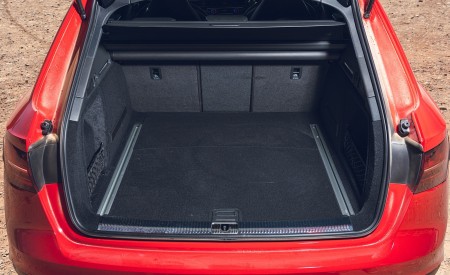 2020 Audi RS 4 Avant (UK-Spec) Trunk Wallpapers 450x275 (71)