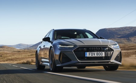 2020 Audi RS 6 Avant (UK-Spec) Front Three-Quarter Wallpapers 450x275 (2)