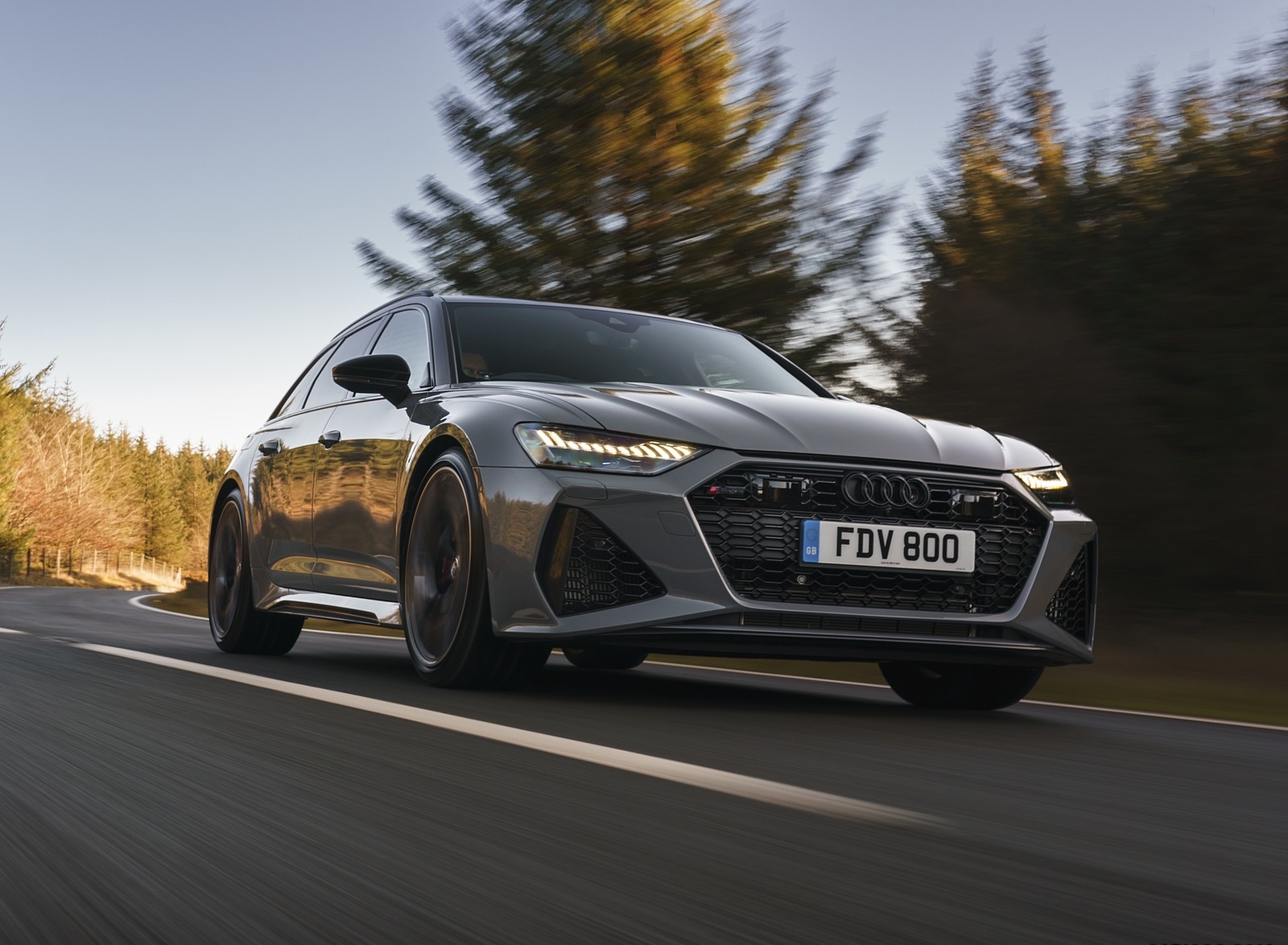 2020 Audi RS 6 Avant (UK-Spec) Front Three-Quarter Wallpapers (14)