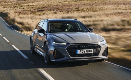 2020 Audi RS 6 Avant (UK-Spec) Front Three-Quarter Wallpapers 450x275 (4)
